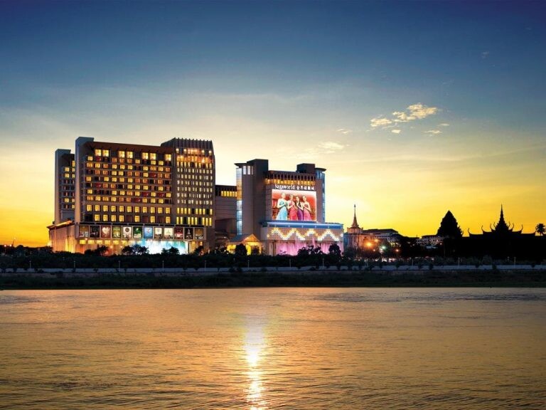 Khám phá những sòng bài casino Campuchia nổi tiếng nhất 4 Sòng bài casino Campuchia có gì thú vị?